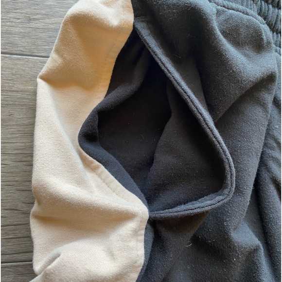 Calvin Klein Beige and Black Shorts | Men’s XL with Drawstring - Picture 5 of 7